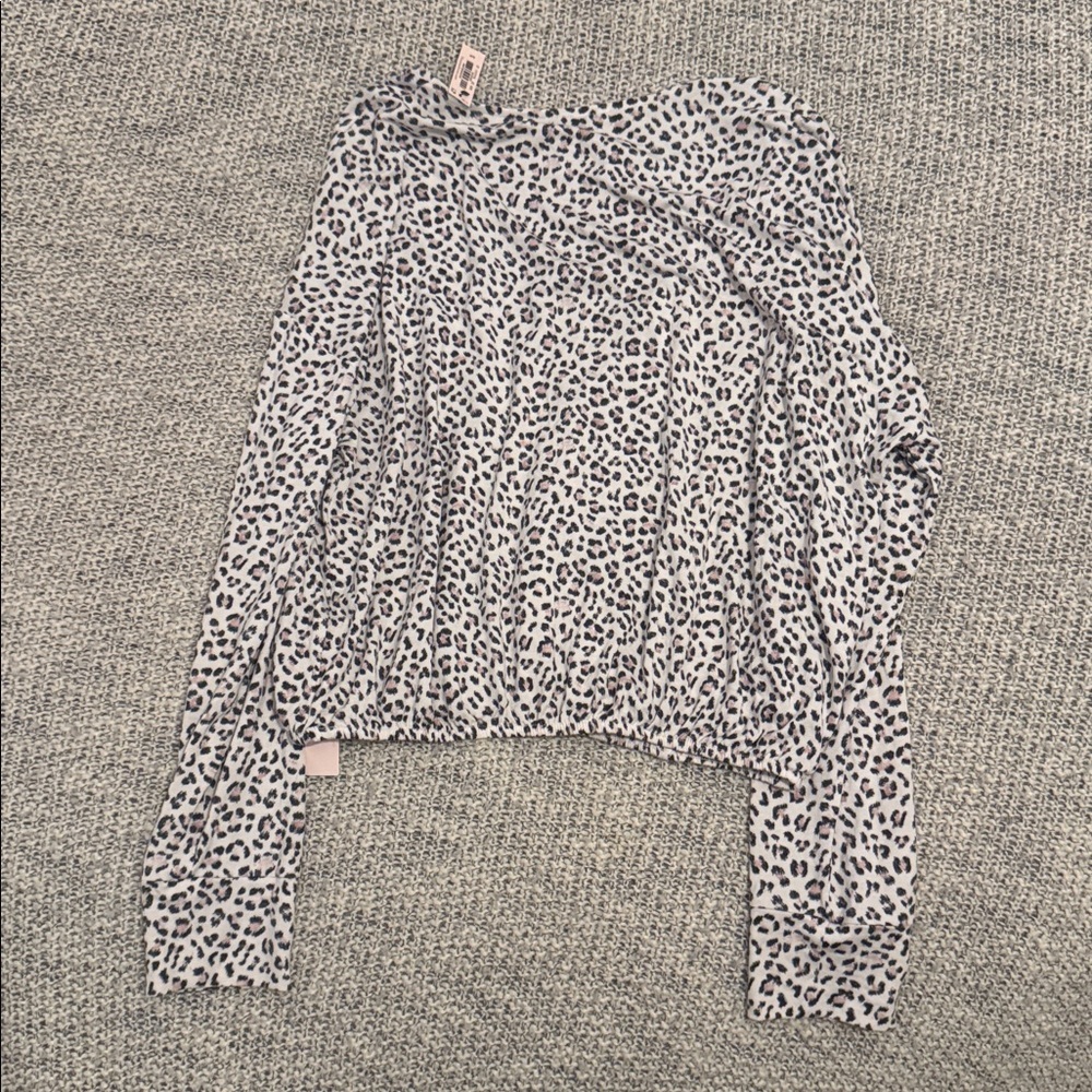 Victoria’s Secret Leopard Print Lightweight Cardigan Top Size Small NWT - Picture 3 of 5